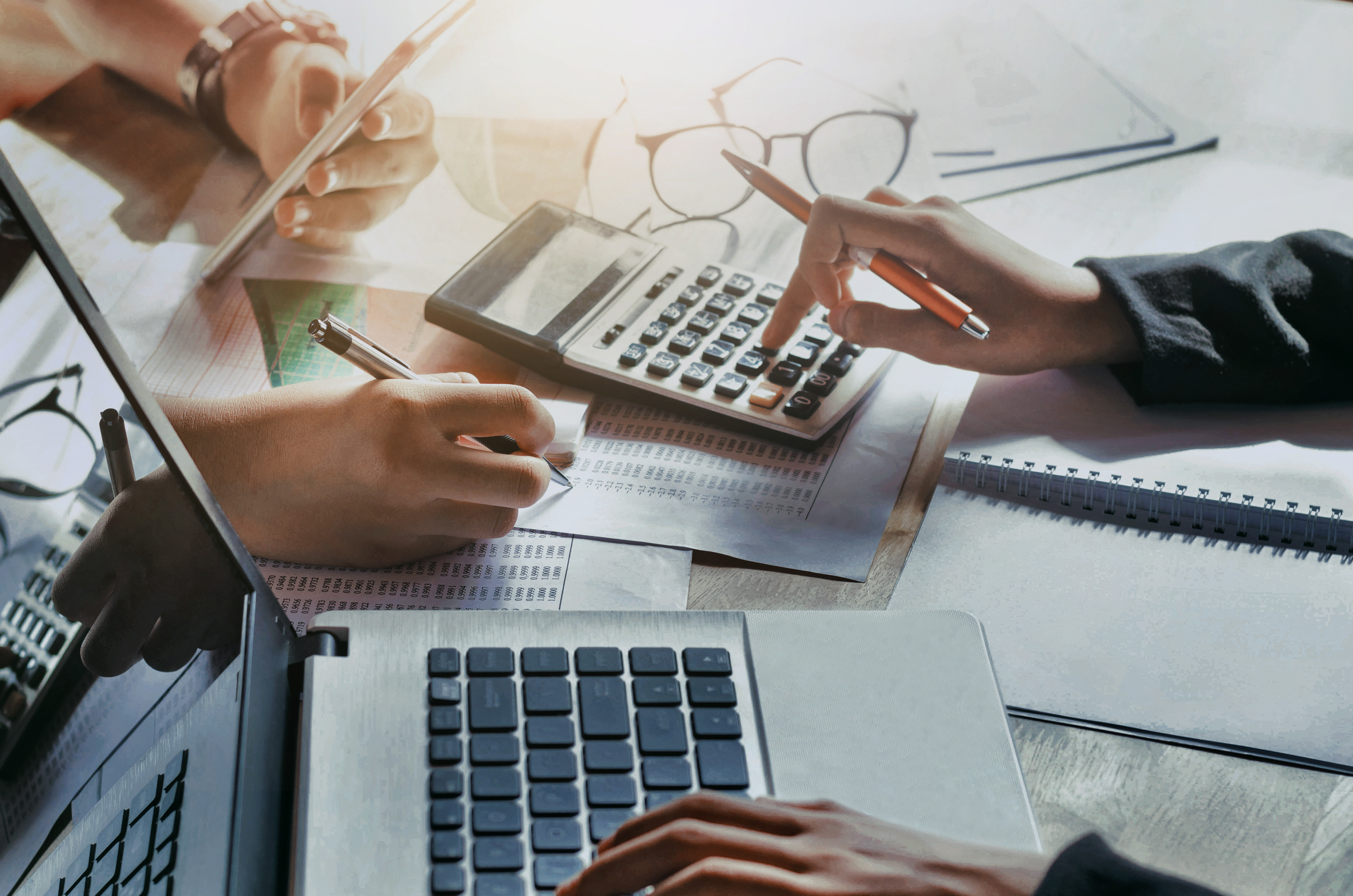 Finanzbuchhalter mit administrativer Schnittstellenfunktion